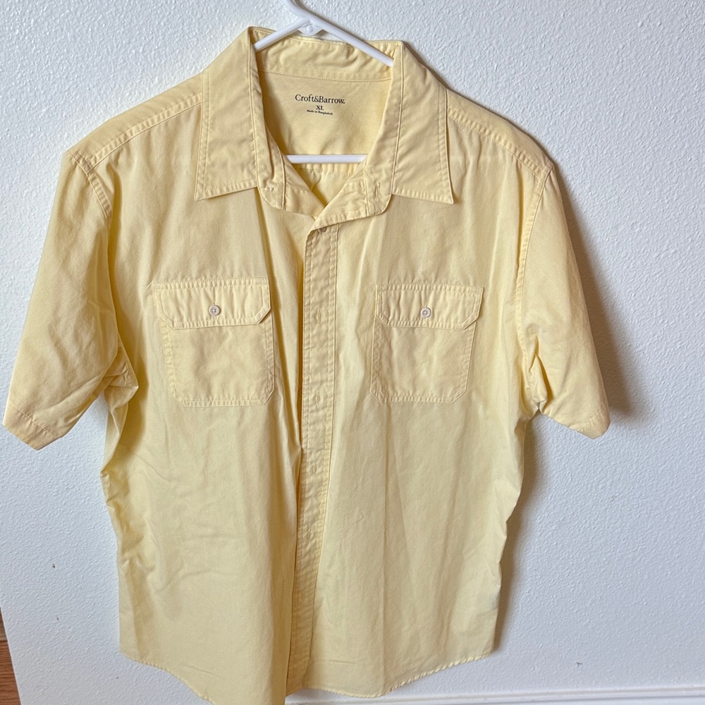 Croft & Barrow Light Yellow Casual Button Down Shirt